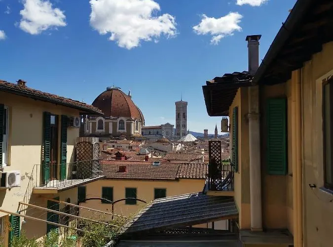 Sweetly Home In Florence