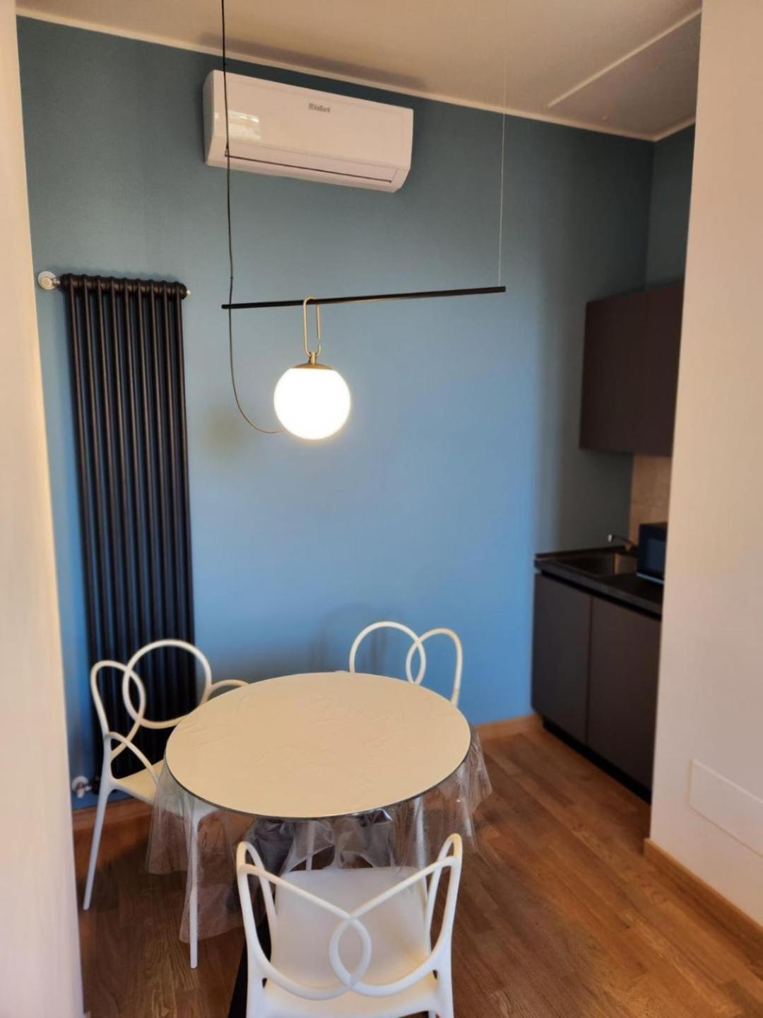 Sweetly In Apartment